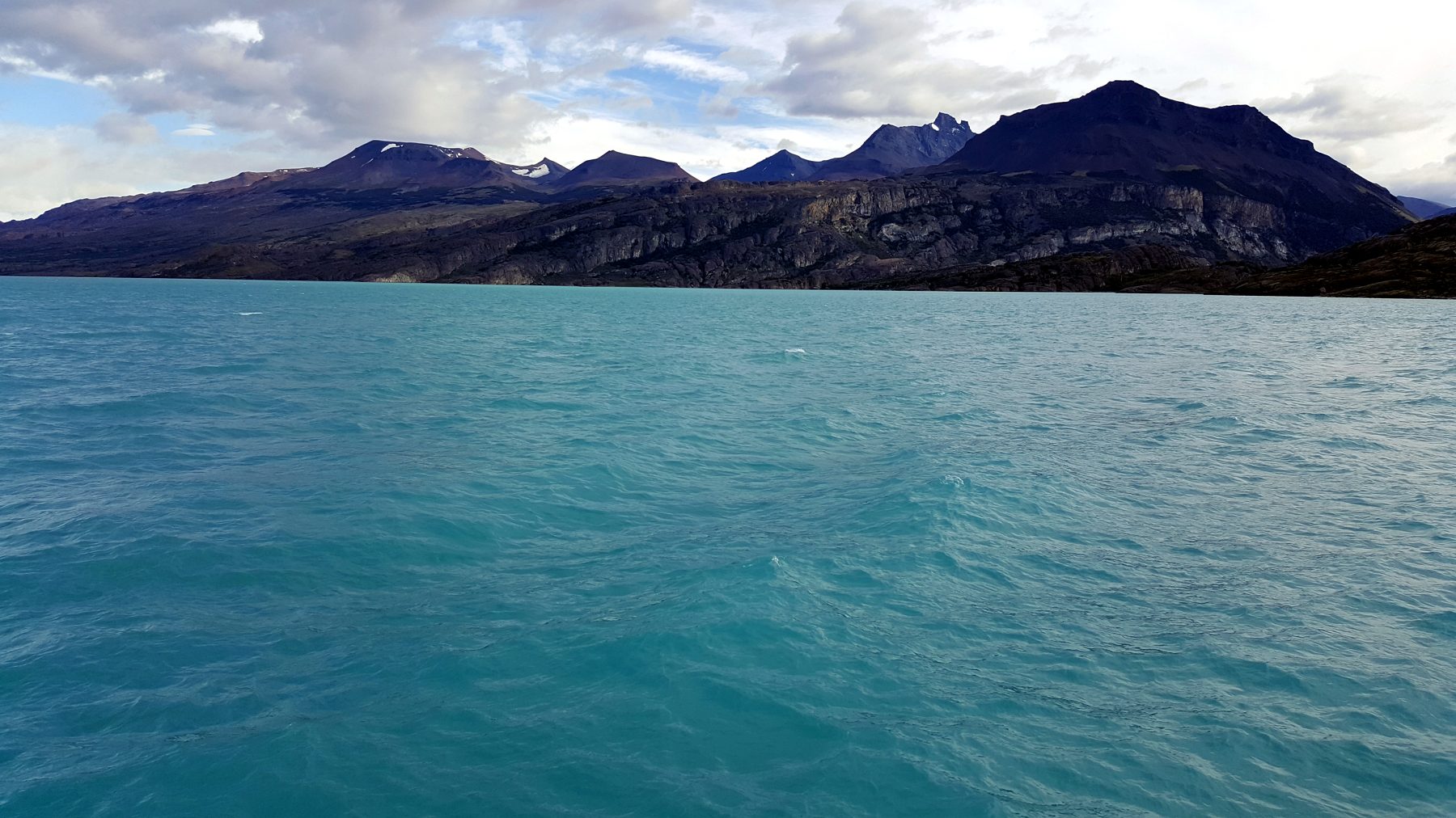 Un lac turquoise de Patagonie, sur la route d'El Chaltén (photo : Pierrick Nonnis).