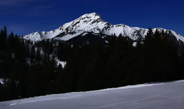 Le Mont de Grange depuis une piste de Châtel, mars 2015