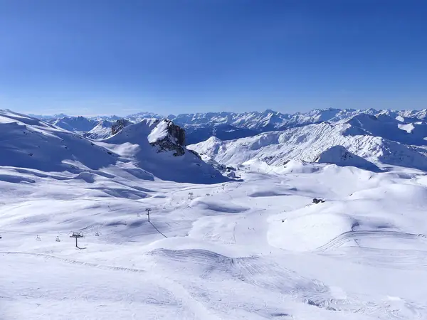 Pistes de La Plagne vues de la télécabine de la Roche de Mio, février 2024