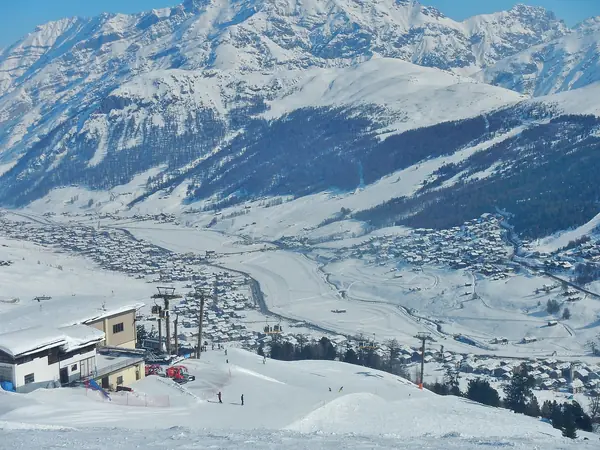 La vallée de Livigno vue depuis le secteur Carosello 3000