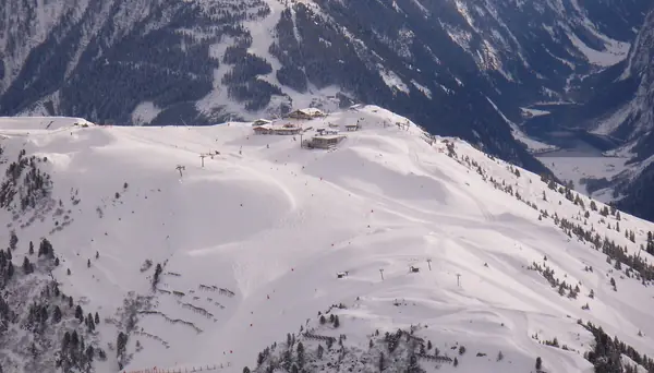 Sommet du Penken enneigé et pistes, décembre 2008