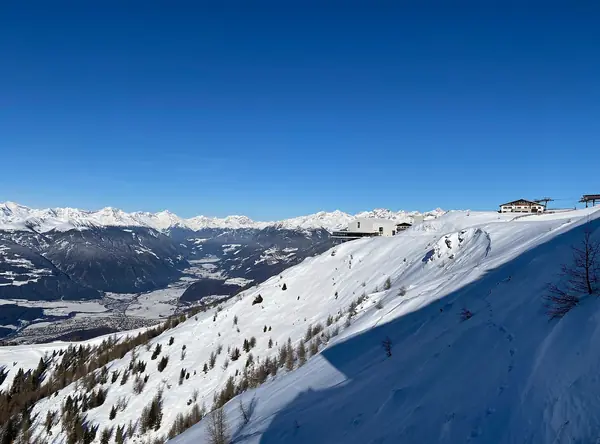 Versant enneigé du Plan de Corones au-dessus du Pustertal, décembre 2022
