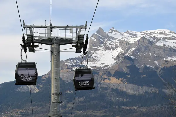 Télécabine du Valléen (gare du Fayet - centre), massif du Faucigny, mars 2025