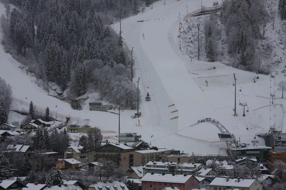 Zielhang de la Planai au-dessus des toits de Schladming, piste du Nightrace, janvier 2014