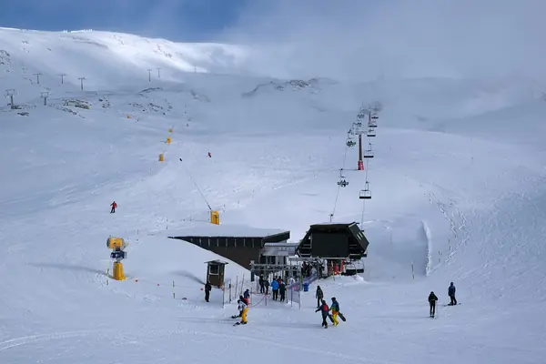 Télésiège Veleta depuis Borreguiles, station de Sierra Nevada (janvier 2021)