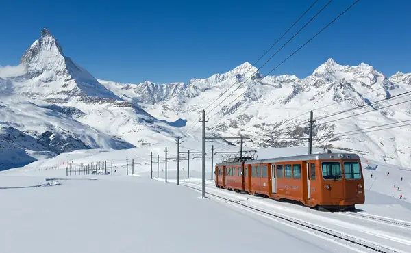 Train du Gornergrat entre Gornergrat et Rotenboden, Cervin enneigé (févr. 2013)